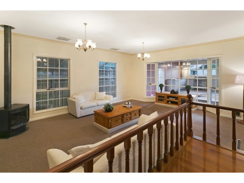 8 Brodie Street, Quarry Hill VIC 3550