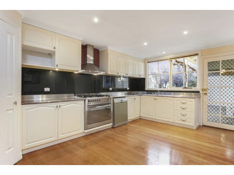 8 Brodie Street, Quarry Hill VIC 3550