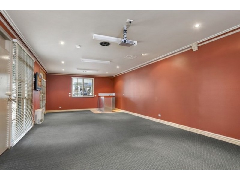 8 Brodie Street, Quarry Hill VIC 3550