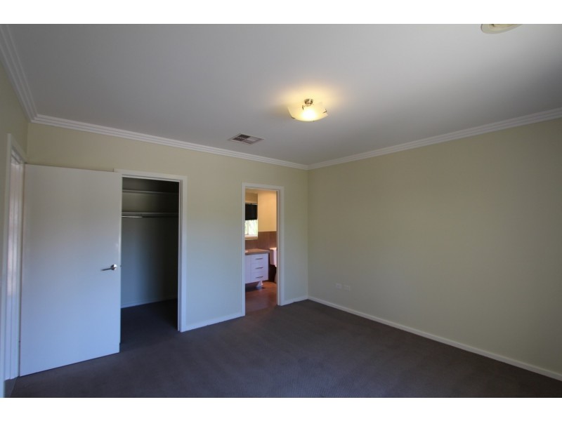 9 Marlo Court, Strathdale VIC 3550