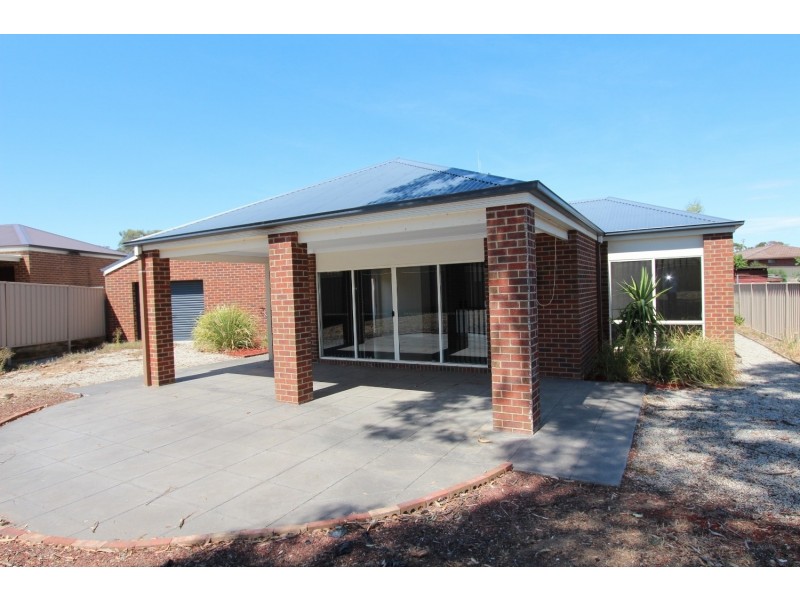 9 Marlo Court, Strathdale VIC 3550