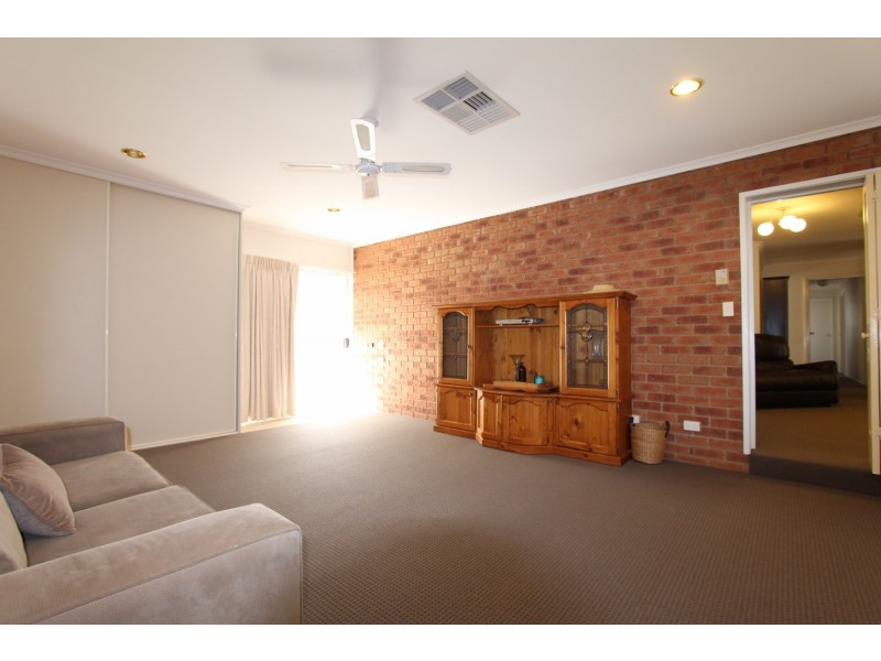 96 East Road, Huntly VIC 3551