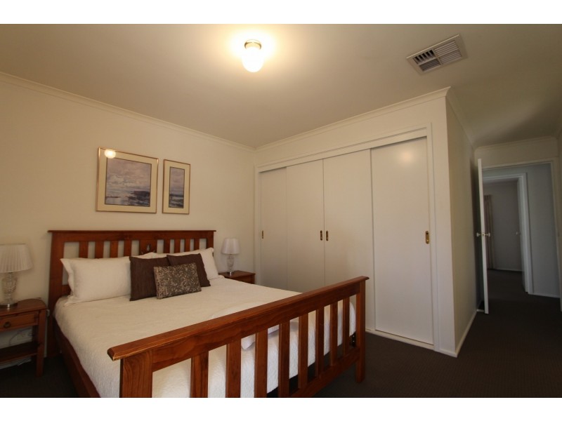 96 East Road, Huntly VIC 3551