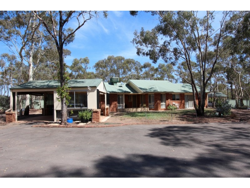 96 East Road, Huntly VIC 3551