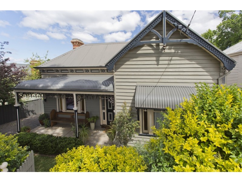 69 Miller Street, Quarry Hill VIC 3550