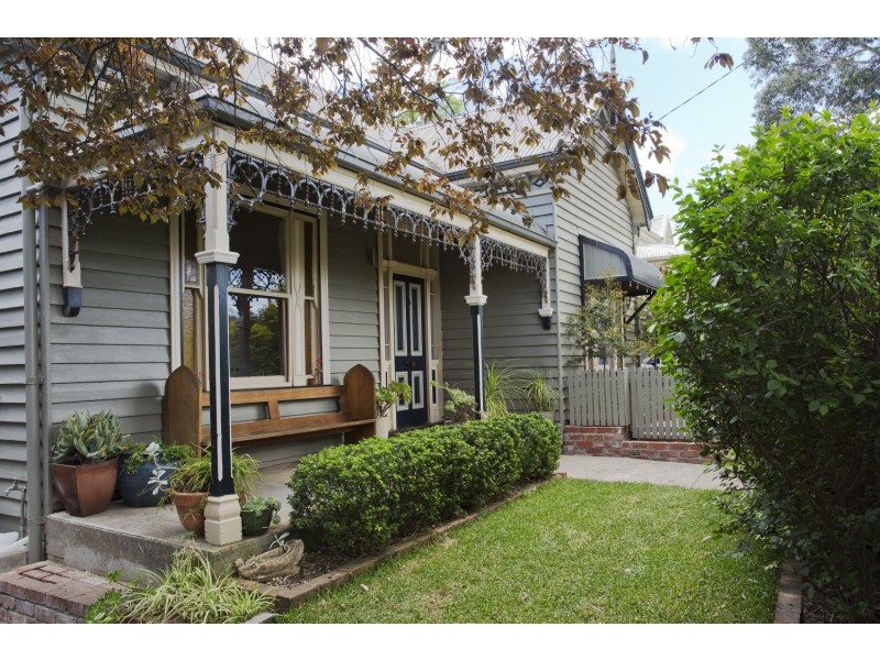69 Miller Street, Quarry Hill VIC 3550