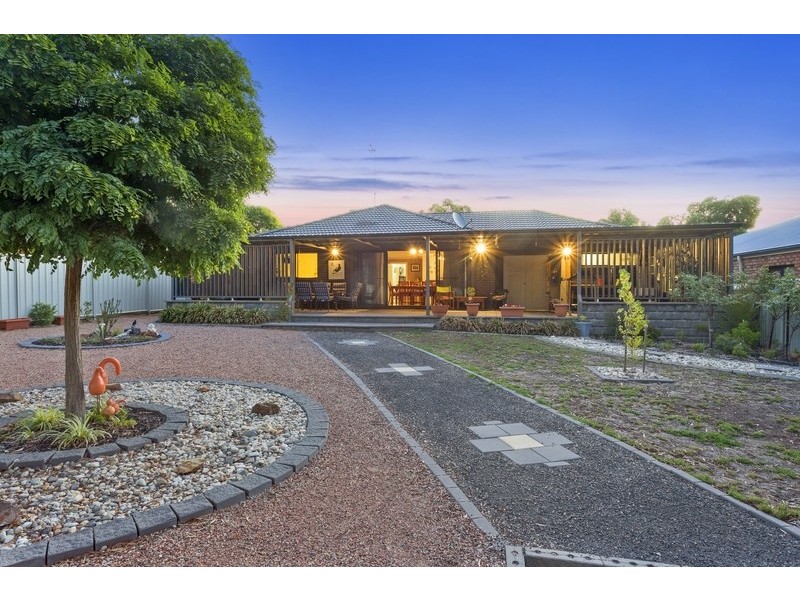 69 Amara Way, Kangaroo Flat VIC 3555