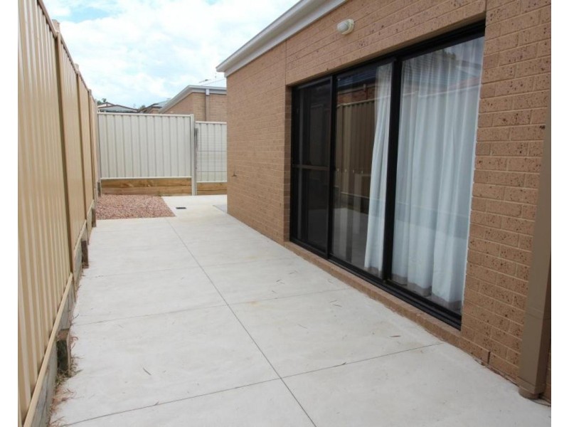 2/67-71 Osborne Street, Flora Hill VIC 3550
