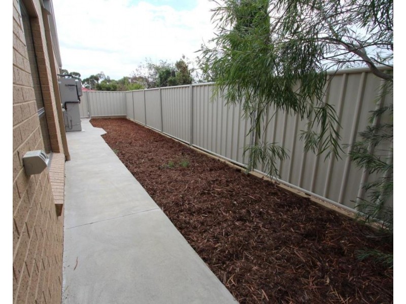 2/67-71 Osborne Street, Flora Hill VIC 3550