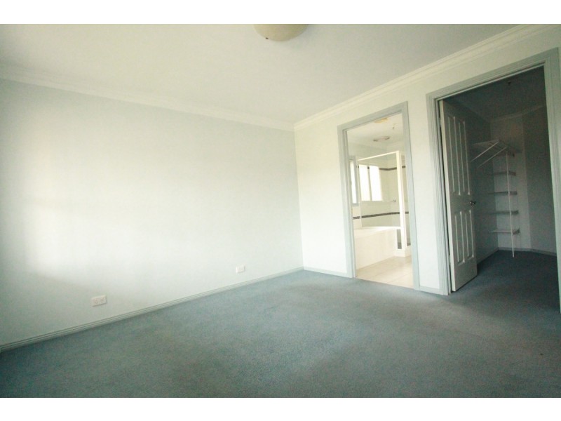 2/17 Claire Court, Kennington VIC 3550