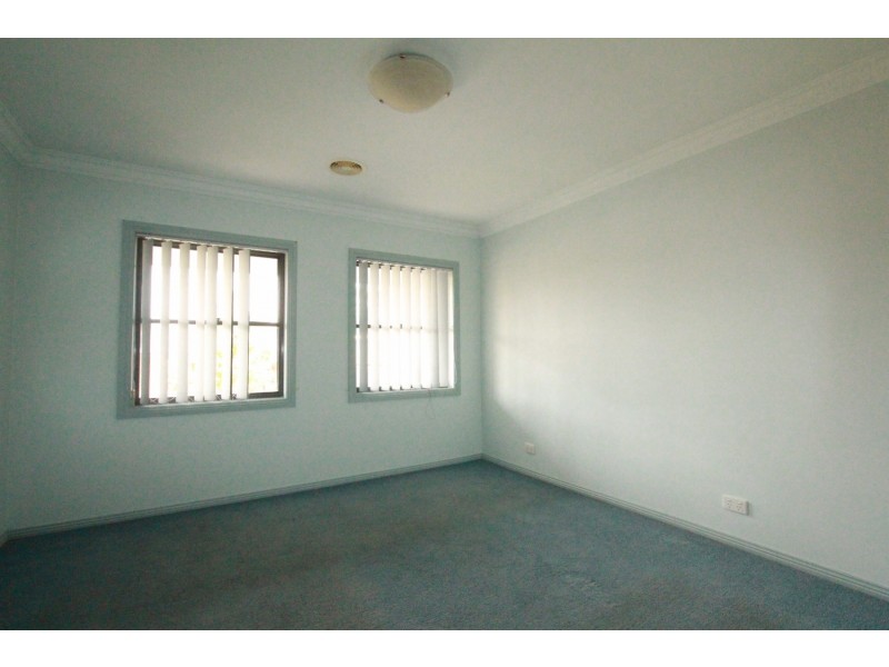 2/17 Claire Court, Kennington VIC 3550