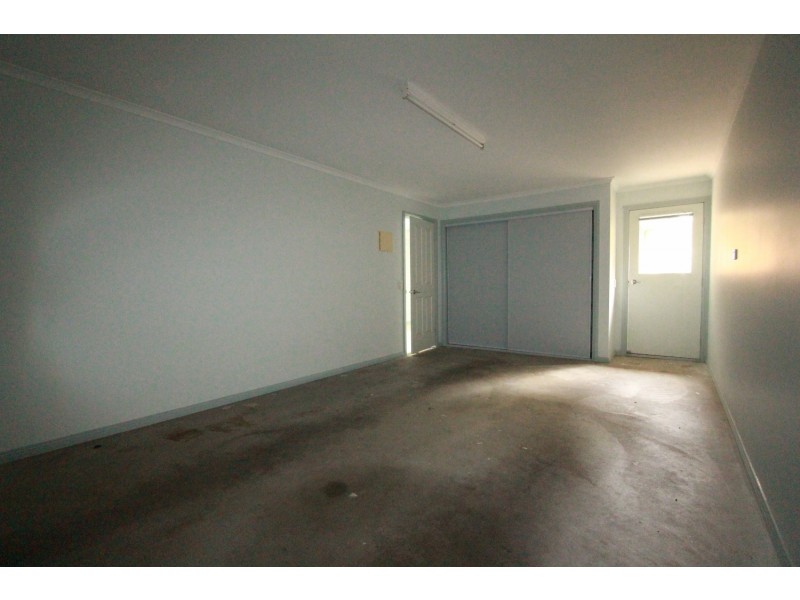 2/17 Claire Court, Kennington VIC 3550