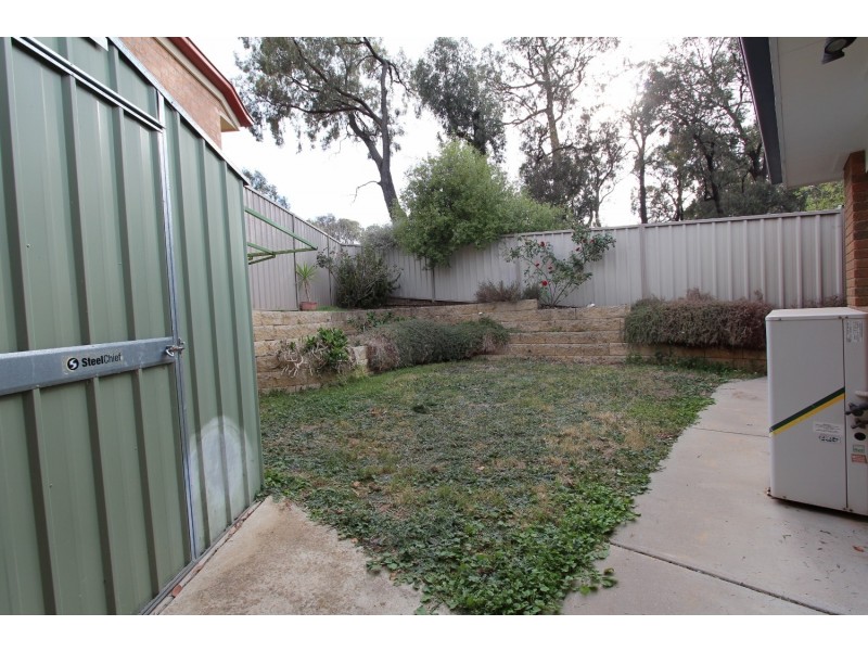 2/17 Claire Court, Kennington VIC 3550