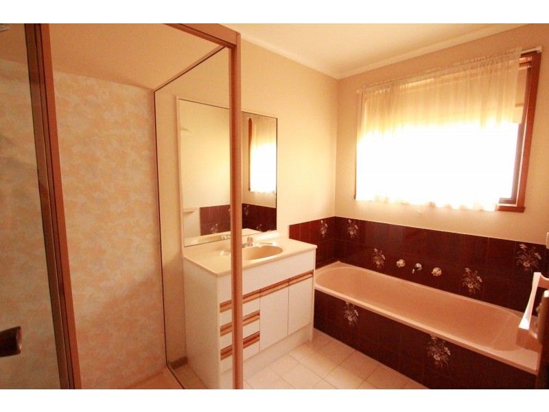 1/85 Simpsons Road, Eaglehawk VIC 3556