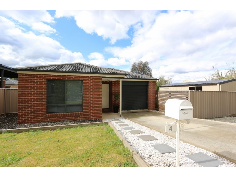 4 Lorna Court, White Hills VIC 3550