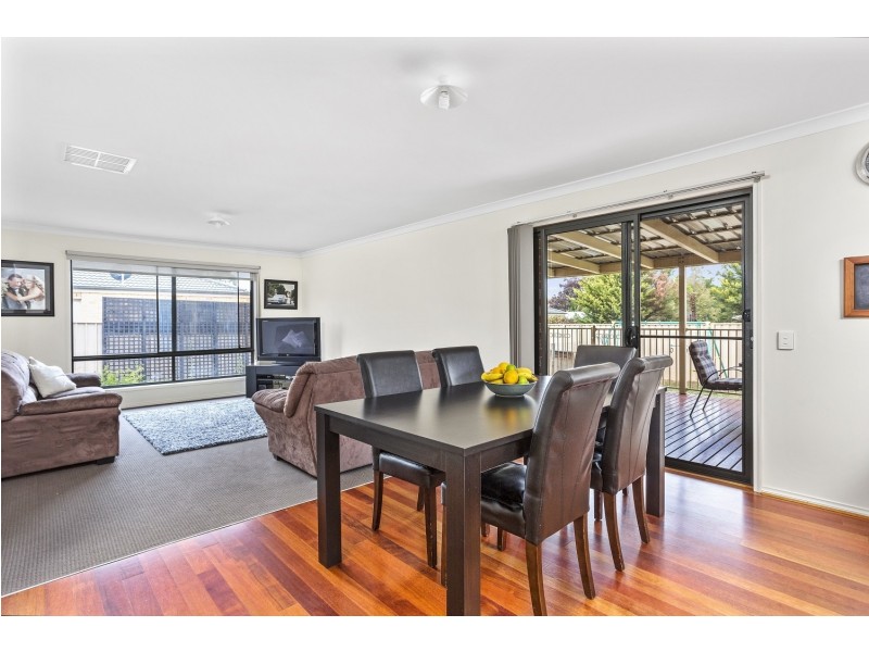 4 Lorna Court, White Hills VIC 3550