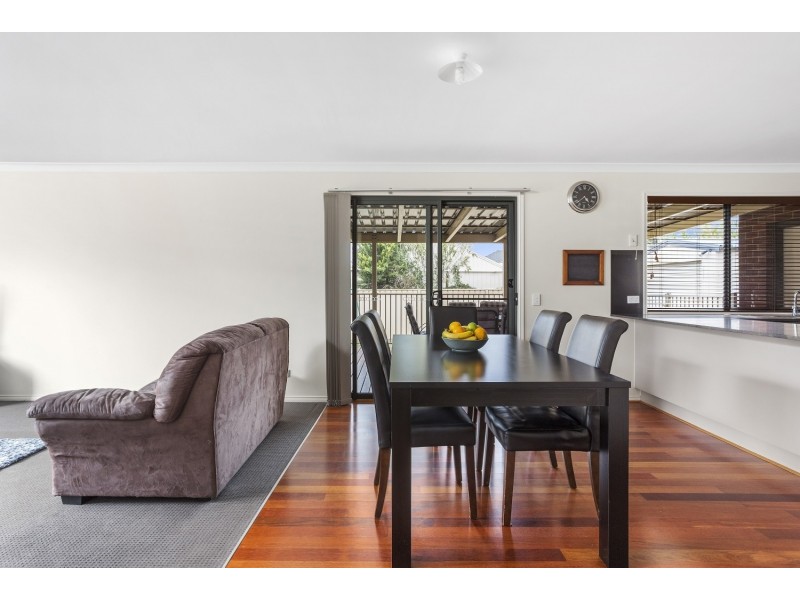 4 Lorna Court, White Hills VIC 3550