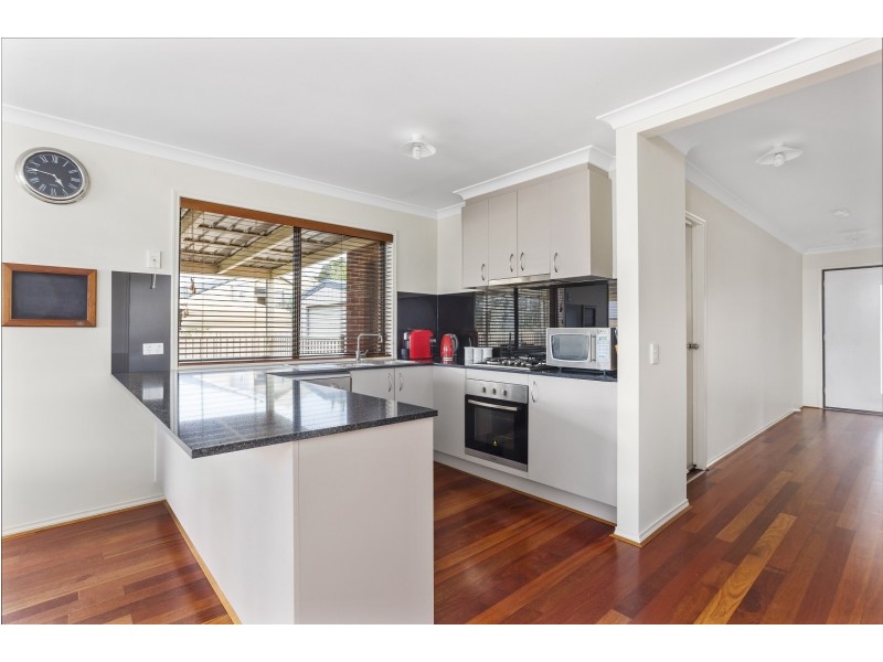 4 Lorna Court, White Hills VIC 3550