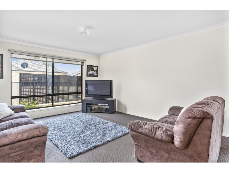 4 Lorna Court, White Hills VIC 3550