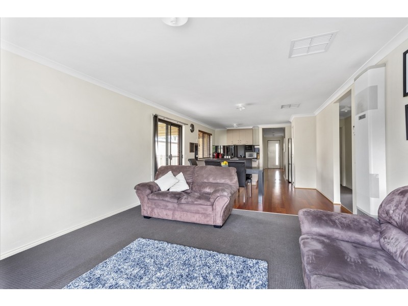 4 Lorna Court, White Hills VIC 3550