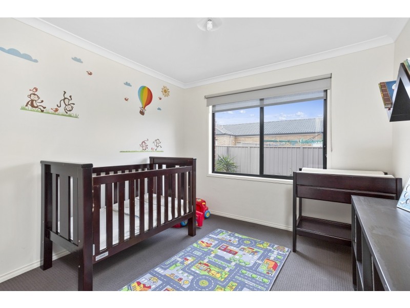 4 Lorna Court, White Hills VIC 3550