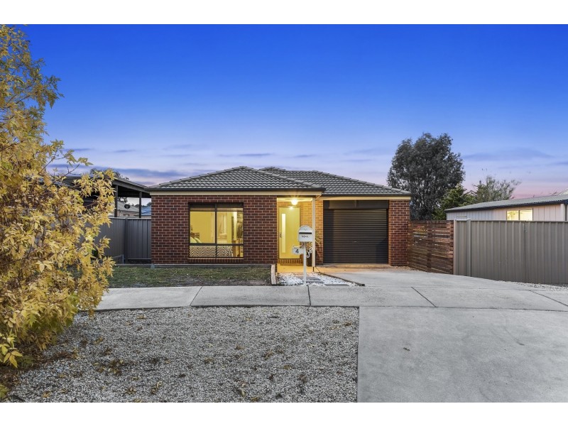 4 Lorna Court, White Hills VIC 3550