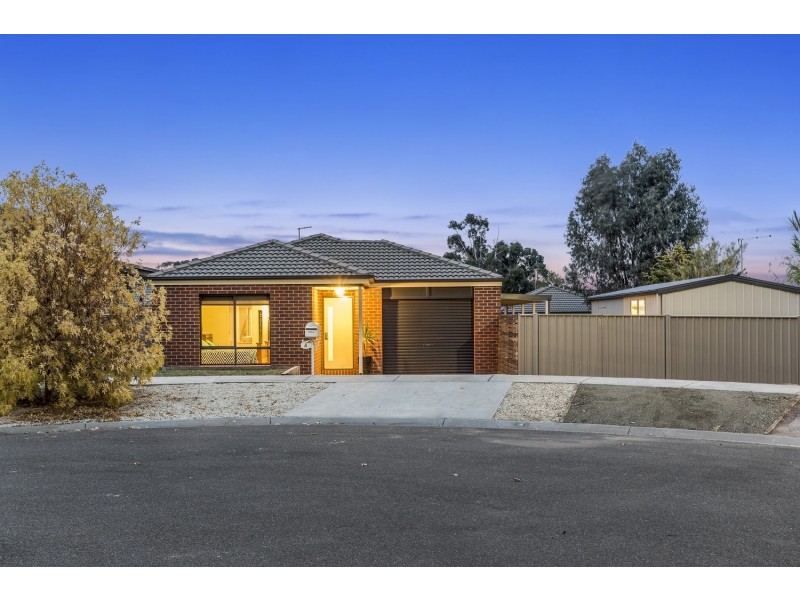 4 Lorna Court, White Hills VIC 3550