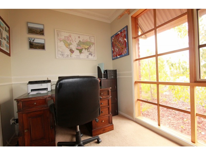 28 Saxby Drive, Strathfieldsaye VIC 3551