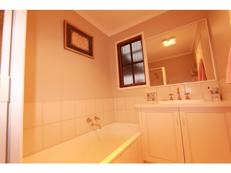 28 Saxby Drive, Strathfieldsaye VIC 3551