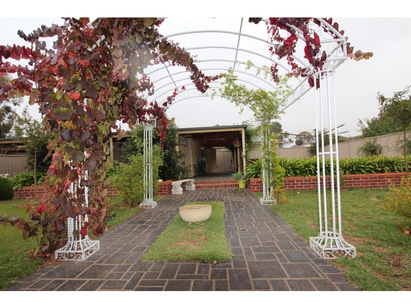 28 Saxby Drive, Strathfieldsaye VIC 3551