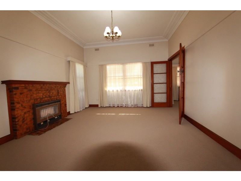 10 Dungey Avenue, Flora Hill VIC 3550