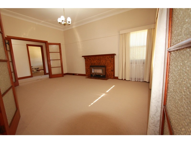 10 Dungey Avenue, Flora Hill VIC 3550