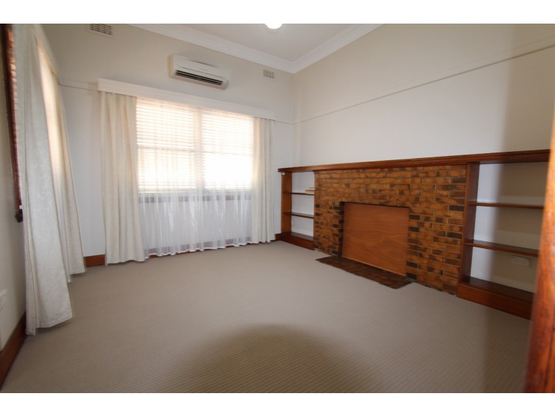 10 Dungey Avenue, Flora Hill VIC 3550