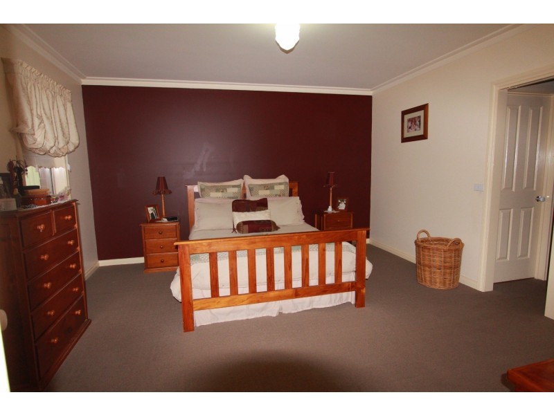 25 Athena Way, Strathfieldsaye VIC 3551