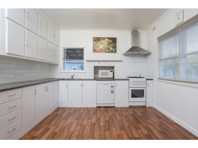 1 Ingleton Street West, Long Gully VIC 3550