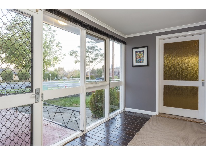 1 Ingleton Street West, Long Gully VIC 3550