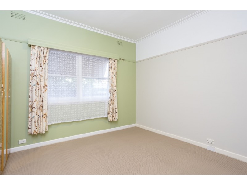 1 Ingleton Street West, Long Gully VIC 3550