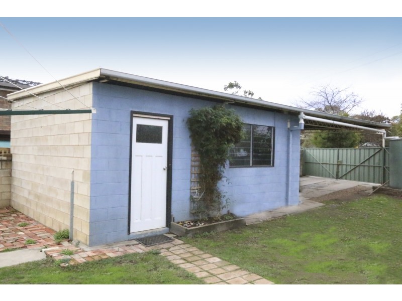 1 Ingleton Street West, Long Gully VIC 3550