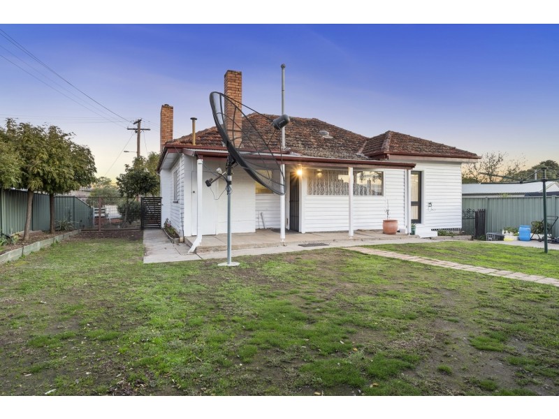 1 Ingleton Street West, Long Gully VIC 3550