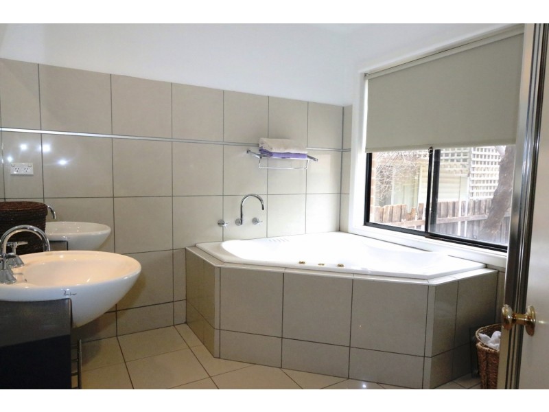 39 Keck Street, Flora Hill VIC 3550