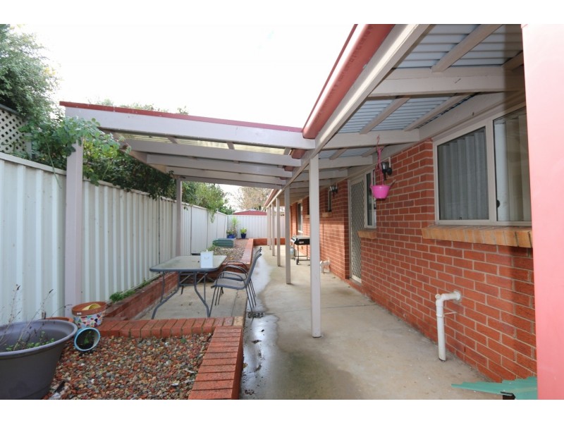 2/212 Mackenzie Steet West, Kangaroo Flat VIC 3555