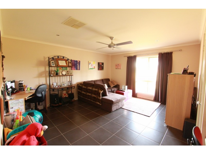 14 Palmer Road, Neilborough VIC 3570