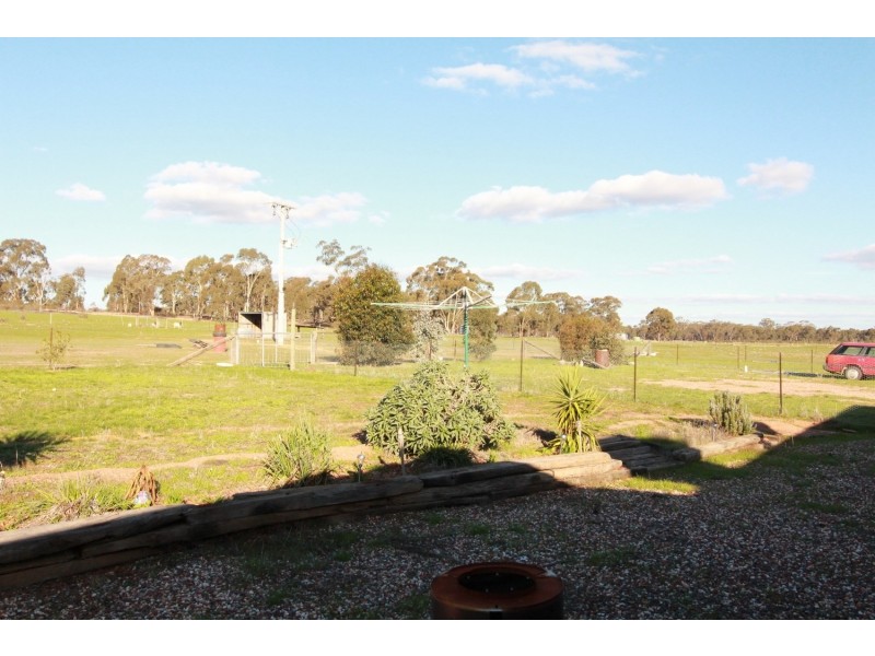 14 Palmer Road, Neilborough VIC 3570