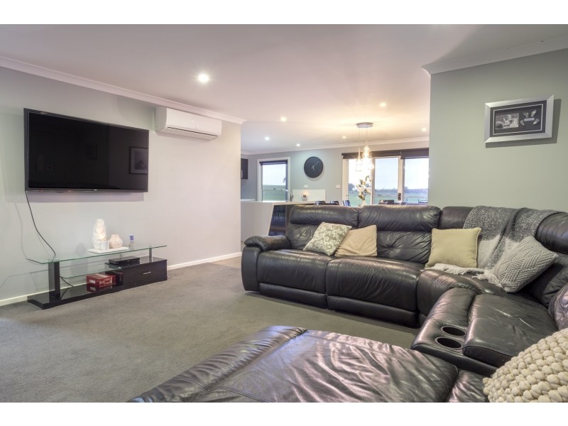 15 Castles Road, Axe Creek VIC 3551