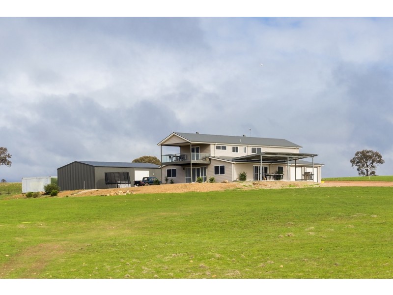 15 Castles Road, Axe Creek VIC 3551