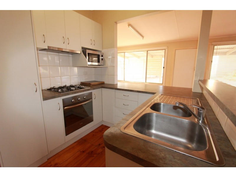 19 Hopkins Avenue, Eaglehawk VIC 3556