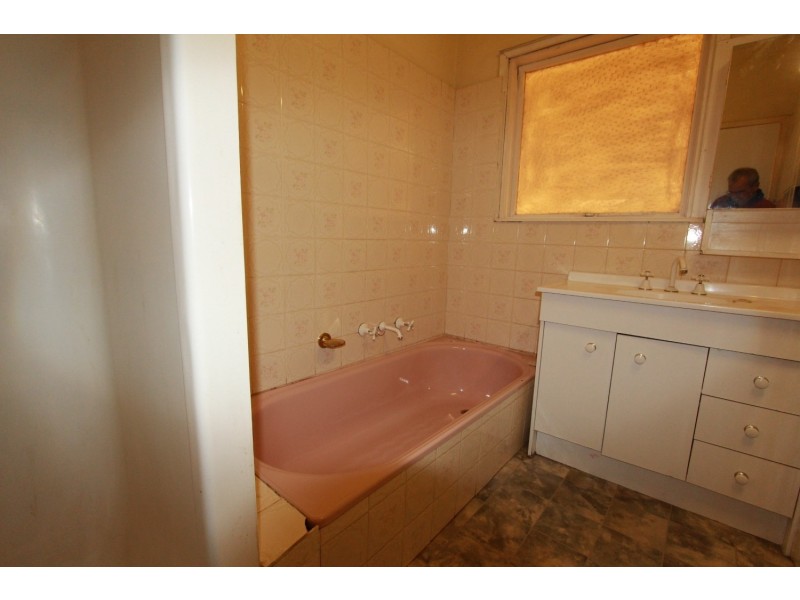 19 Hopkins Avenue, Eaglehawk VIC 3556