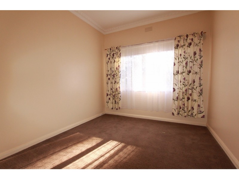 19 Hopkins Avenue, Eaglehawk VIC 3556