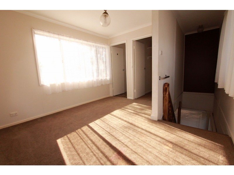 19 Hopkins Avenue, Eaglehawk VIC 3556