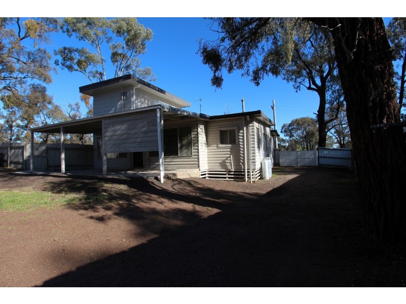 19 Hopkins Avenue, Eaglehawk VIC 3556